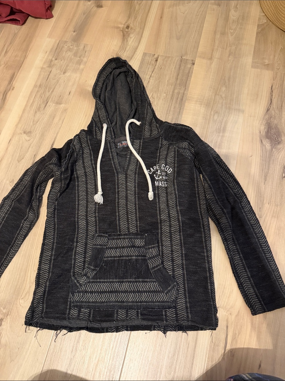 size L knit grey and black cape cod striped hooded sweater
